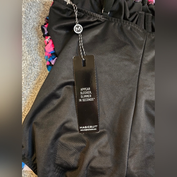 Magicsuit "Lisa" NWT one piece in Vibrant Beachcombing Print High Neckline - Picture 7 of 10